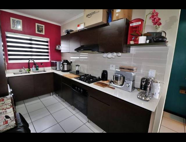 2 BEDROOM APARTMENT FOR SALE IN GREENSTONE HILL